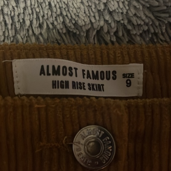 Khaki/tan ALMOST FAMOUS high rise skirt Size 9 - Picture 3 of 3